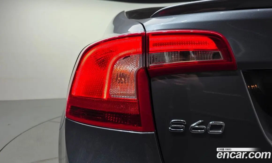 Volvo S60 2018 2.0 автомат (гидро), фото 9 Volvo S60 2018 2.0 автомат (гидро), фото 9