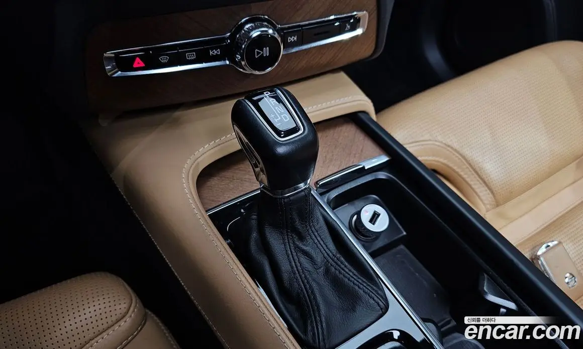 Volvo XC90 2019 2.0 автомат (гидро), фото 11 Volvo XC90 2019 2.0 автомат (гидро), фото 11