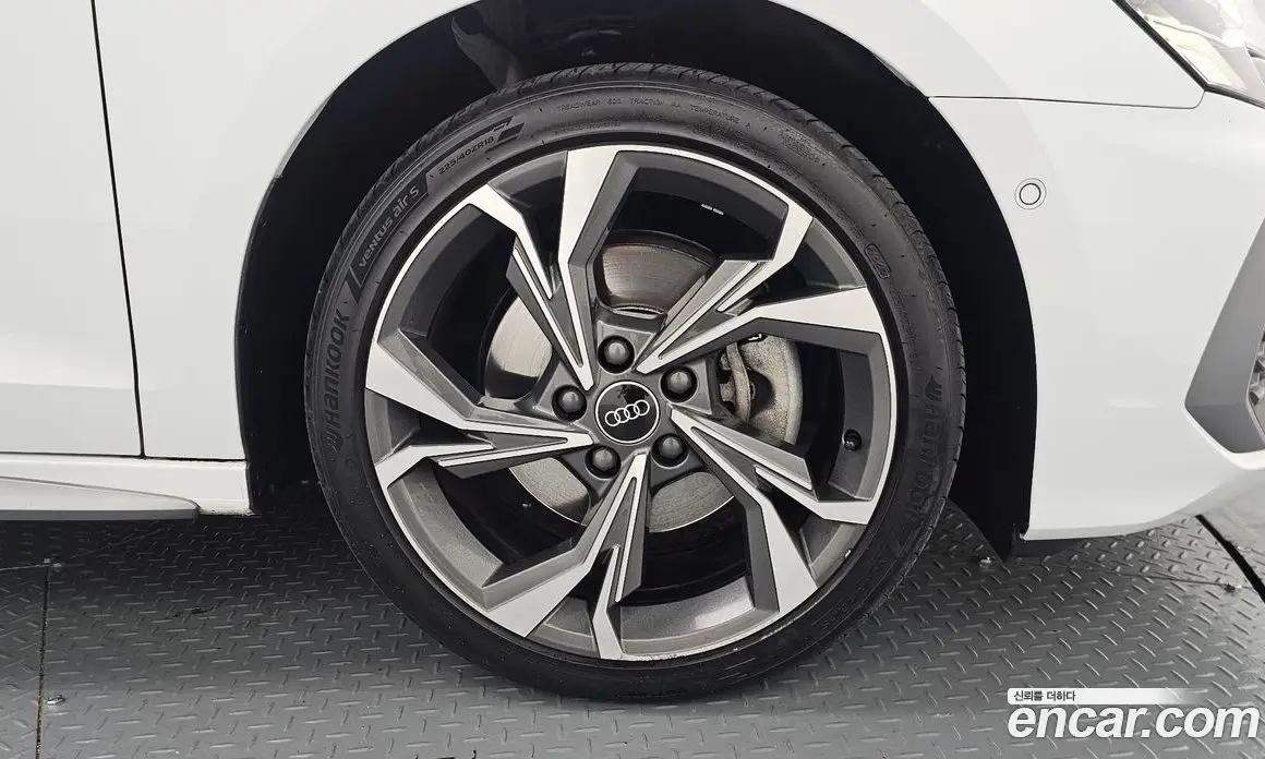 Audi A3 2023 2.0 автомат (гидро), фото 5 Audi A3 2023 2.0 автомат (гидро), фото 5
