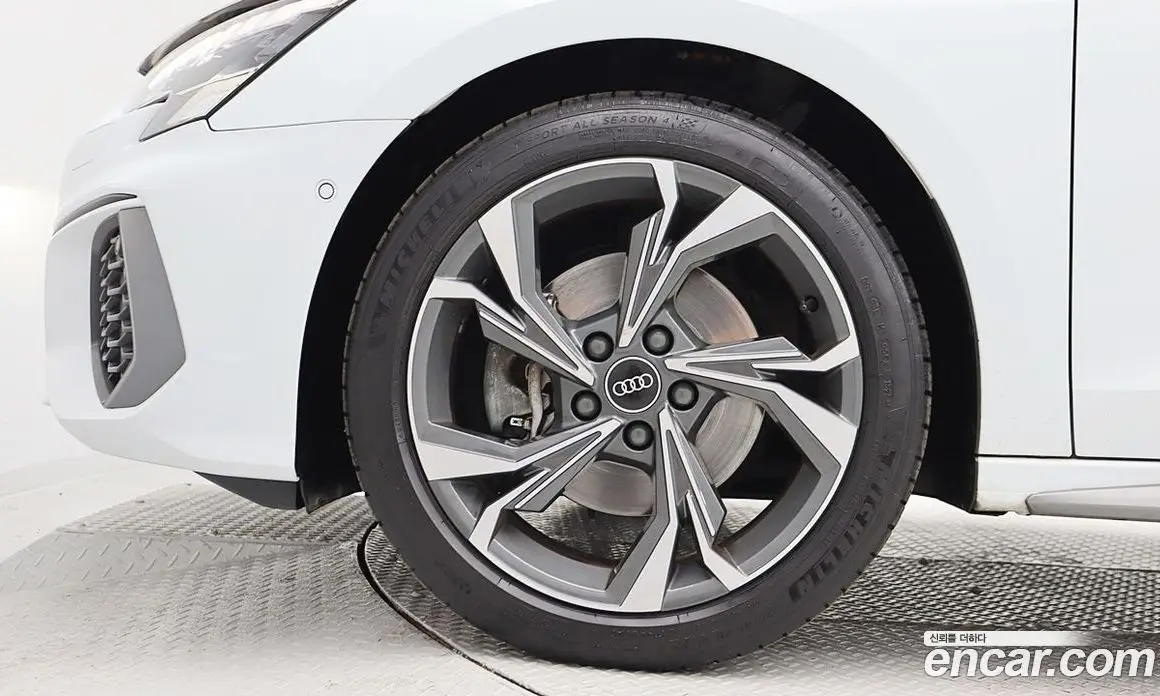 Audi A3 2023 2.0 автомат (гидро), фото 5 Audi A3 2023 2.0 автомат (гидро), фото 5