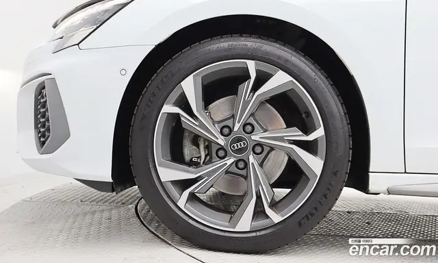 Audi A3 2023 2.0 автомат (гидро), миниатюра 5 Audi A3 2023 2.0 автомат (гидро), миниатюра 5