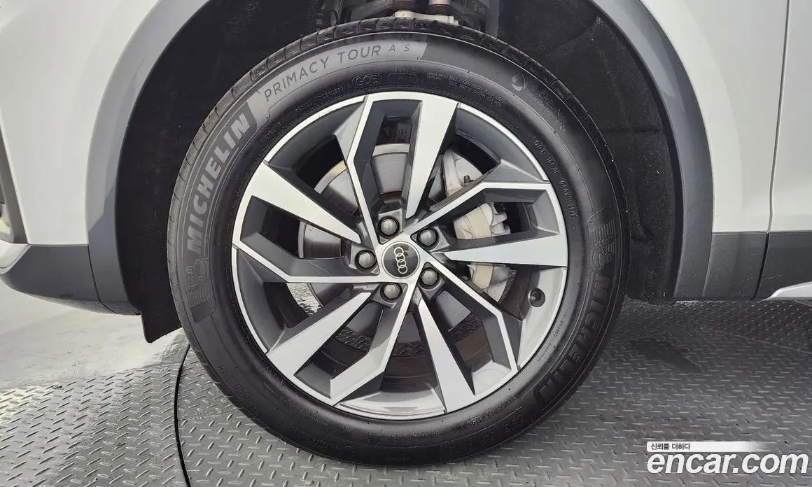 Audi Q5 2023 2.0 автомат (гидро), фото 5 Audi Q5 2023 2.0 автомат (гидро), фото 5