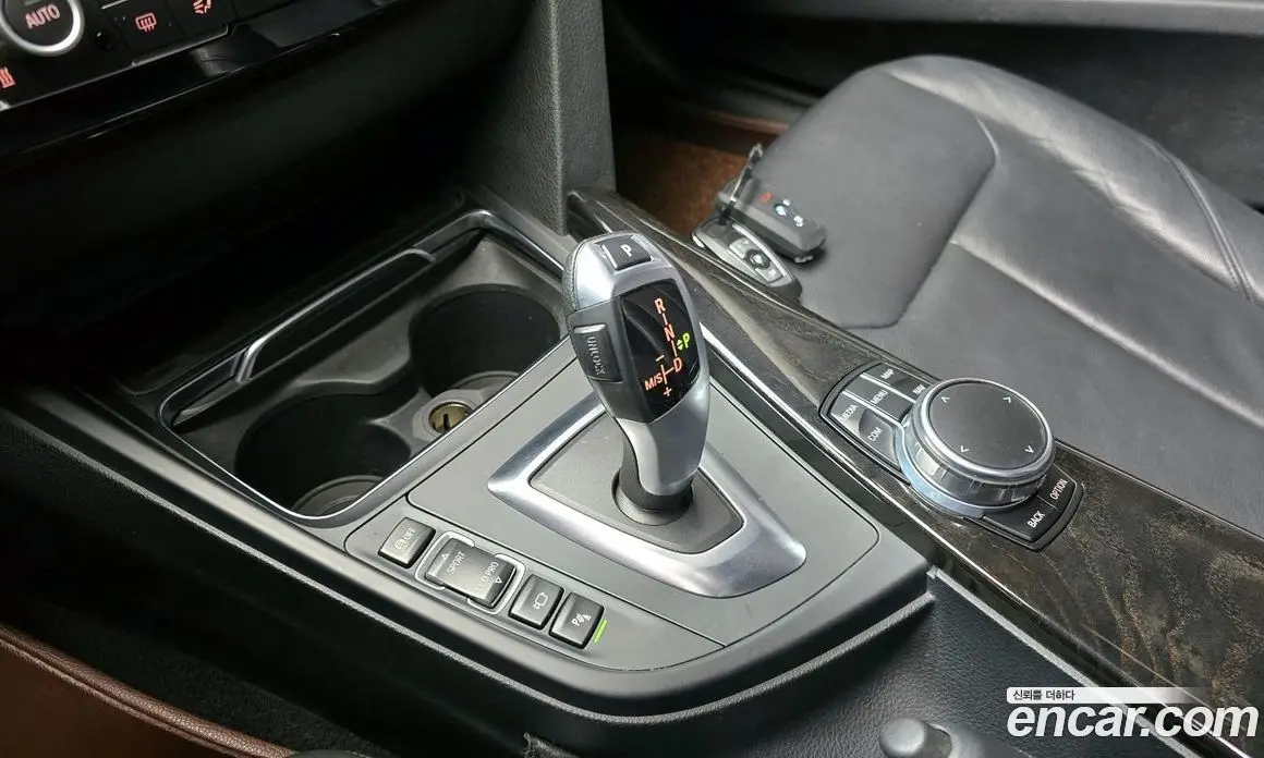 BMW 3 серия 2018 2.0 автомат (гидро), фото 9