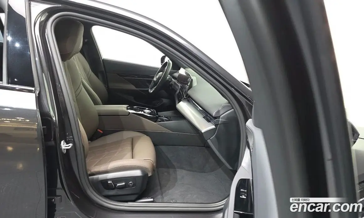 BMW 5 серия 2025 2.0 автомат (гидро), фото 17 BMW 5 серия 2025 2.0 автомат (гидро), фото 17