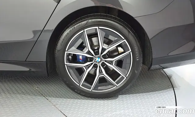 BMW 5 серия 2025 2.0 автомат (гидро), миниатюра 7 BMW 5 серия 2025 2.0 автомат (гидро), миниатюра 7