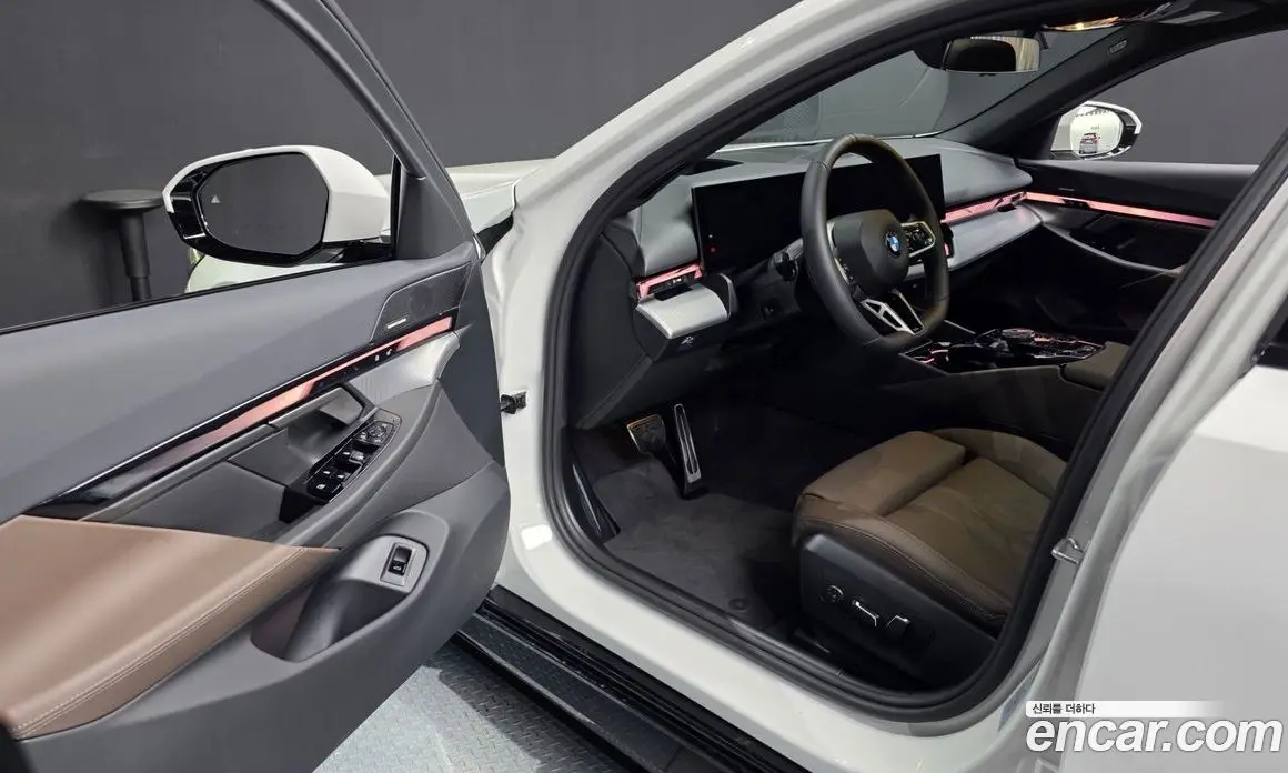 BMW 5 серия 2025 2.0 автомат (гидро), фото 13