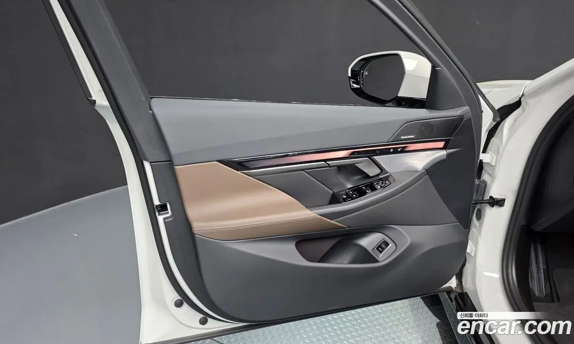 BMW 5 серия 2025 2.0 автомат (гидро), фото 14