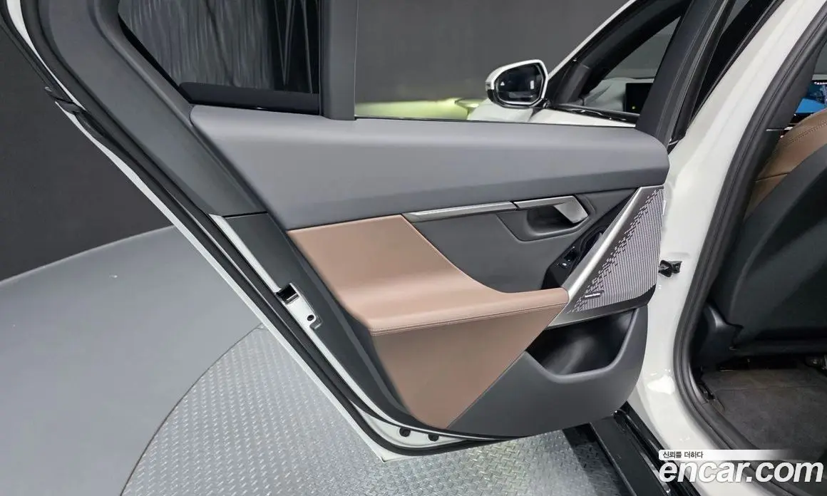 BMW 5 серия 2025 2.0 автомат (гидро), фото 15
