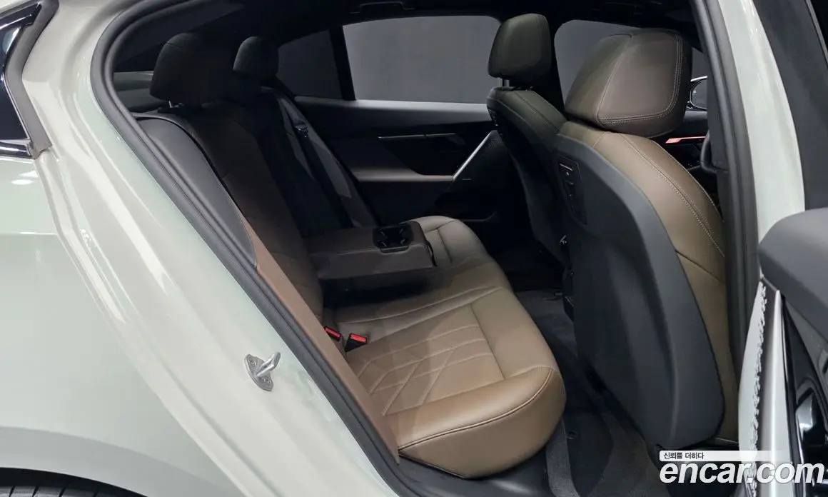 BMW 5 серия 2025 2.0 автомат (гидро), фото 18