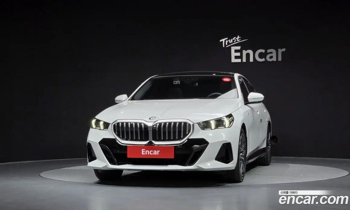 BMW 5 серия 2025 2.0 автомат (гидро), фото 3