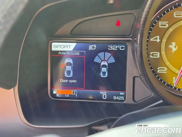Ferrari F8 2021 3.9 автомат (гидро), миниатюра 8 Ferrari F8 2021 3.9 автомат (гидро), миниатюра 8