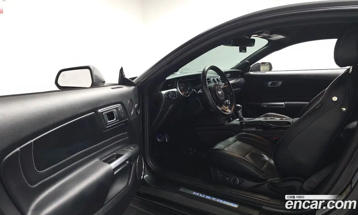 Ford Mustang 2019 2.3 автомат (гидро), фото 12 Ford Mustang 2019 2.3 автомат (гидро), фото 12