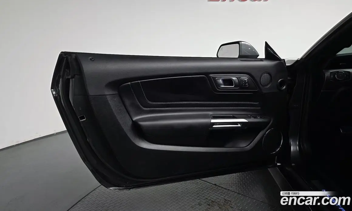Ford Mustang 2019 2.3 автомат (гидро), фото 14 Ford Mustang 2019 2.3 автомат (гидро), фото 14