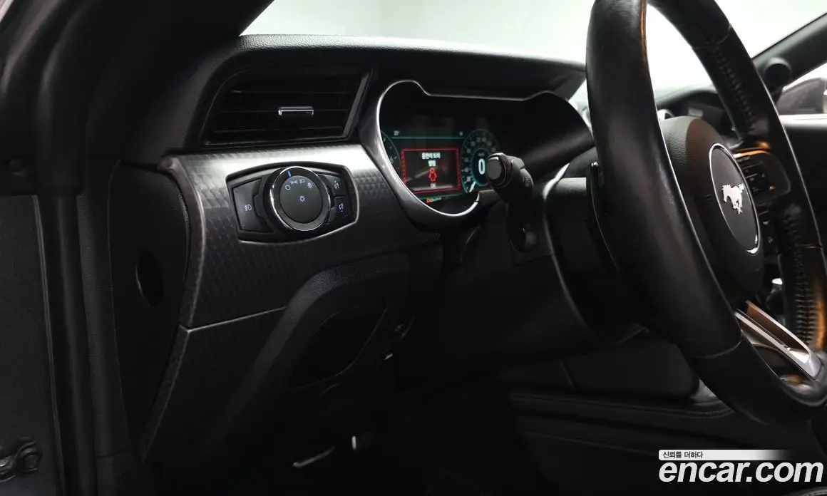 Ford Mustang 2019 2.3 автомат (гидро), фото 27 Ford Mustang 2019 2.3 автомат (гидро), фото 27