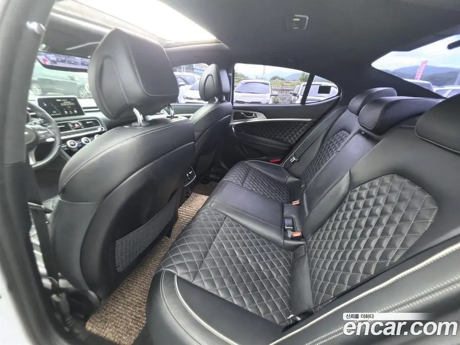 Genesis G70 2019 2.0 автомат (гидро), фото 14 Genesis G70 2019 2.0 автомат (гидро), фото 14