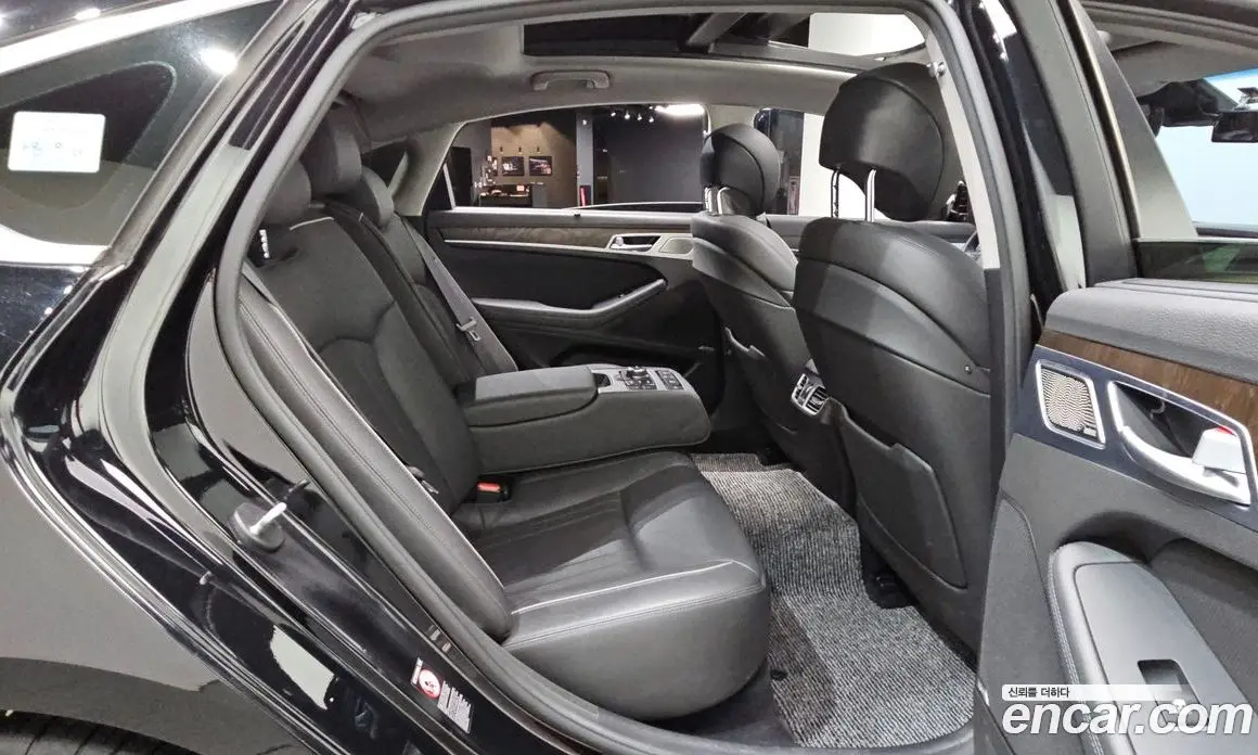 Genesis G80 2016 3.3 автомат (гидро), фото 16 Genesis G80 2016 3.3 автомат (гидро), фото 16