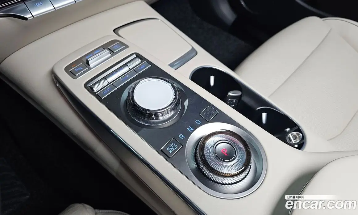 Genesis GV70 2021 2.5 автомат (гидро), фото 12 Genesis GV70 2021 2.5 автомат (гидро), фото 12