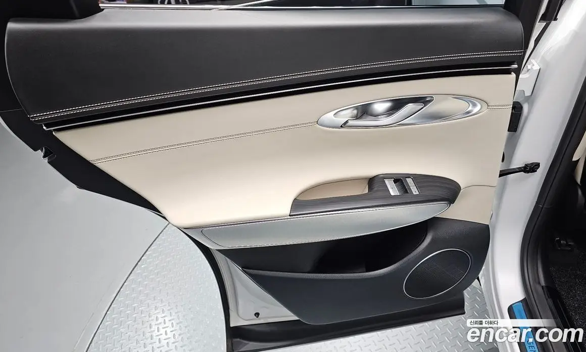Genesis GV70 2021 2.5 автомат (гидро), фото 15 Genesis GV70 2021 2.5 автомат (гидро), фото 15