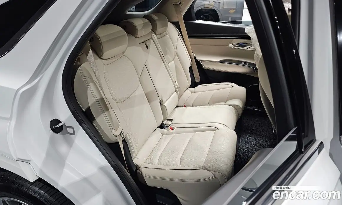 Genesis GV70 2021 2.5 автомат (гидро), фото 17 Genesis GV70 2021 2.5 автомат (гидро), фото 17