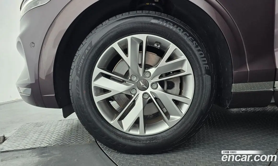 Genesis GV70 2021 2.5 автомат (гидро), фото 5 Genesis GV70 2021 2.5 автомат (гидро), фото 5