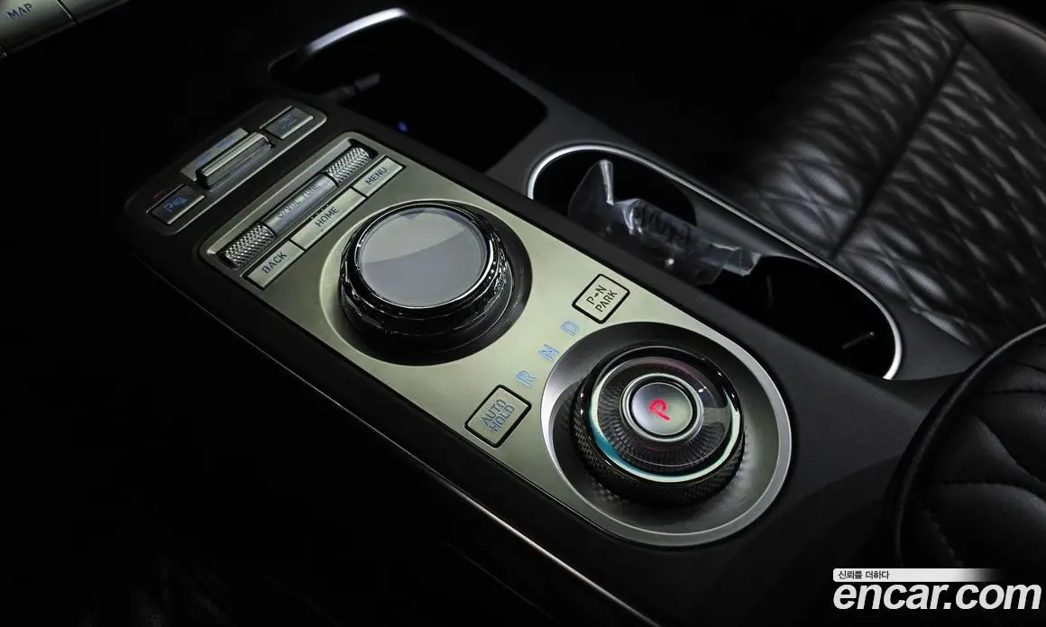 Genesis GV70 2021 2.5 автомат (гидро), фото 12 Genesis GV70 2021 2.5 автомат (гидро), фото 12