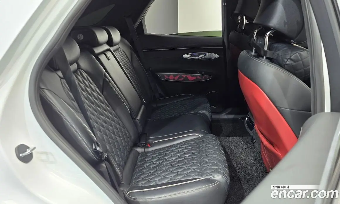 Genesis GV70 2021 2.5 автомат (гидро), фото 17 Genesis GV70 2021 2.5 автомат (гидро), фото 17