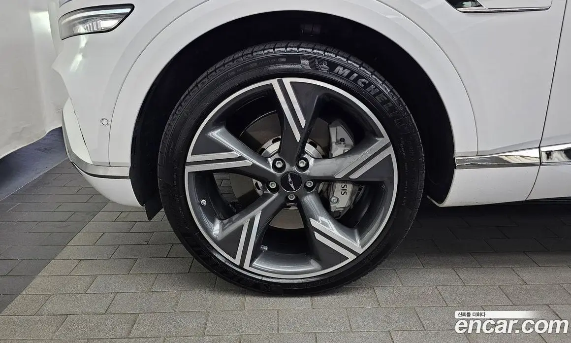Genesis GV80 2024 2.5 автомат (гидро), фото 5 Genesis GV80 2024 2.5 автомат (гидро), фото 5