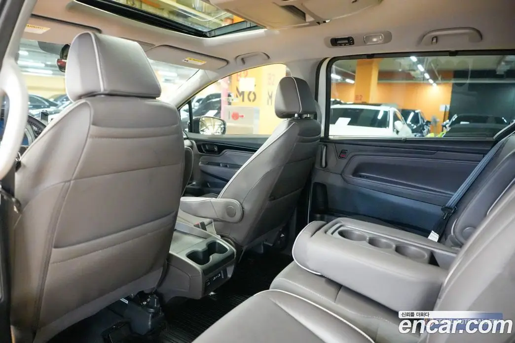 Honda Odyssey 2022 3.5 автомат (гидро), фото 19