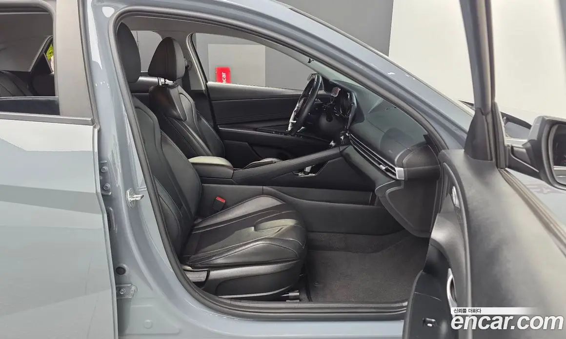Hyundai Avante 2022 1.6 автомат (гидро), фото 11