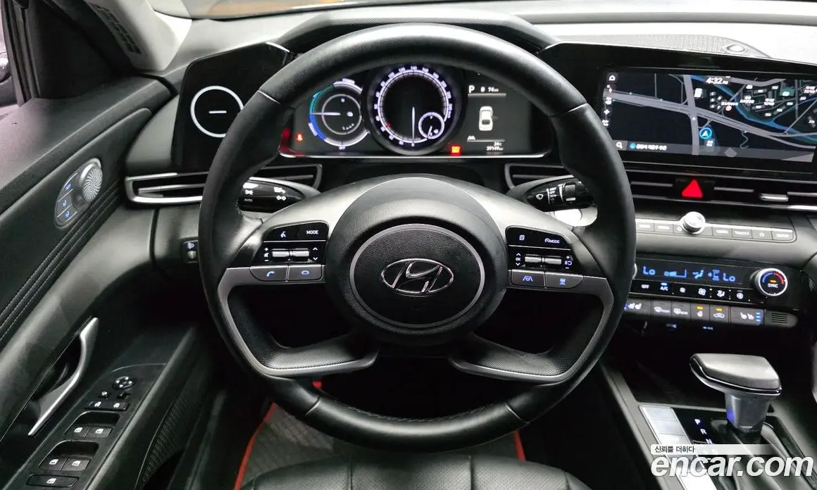 Hyundai Avante 2022 1.6 автомат (гидро), фото 13