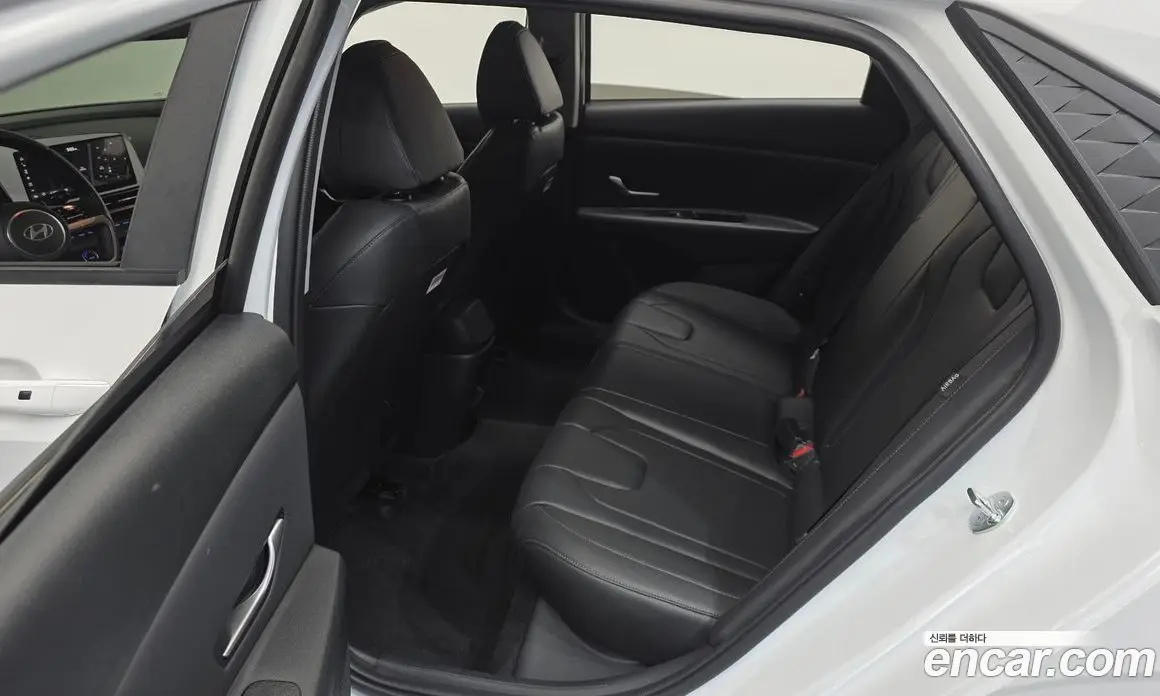 Hyundai Avante 2023 1.6 автомат (гидро), фото 18 Hyundai Avante 2023 1.6 автомат (гидро), фото 18