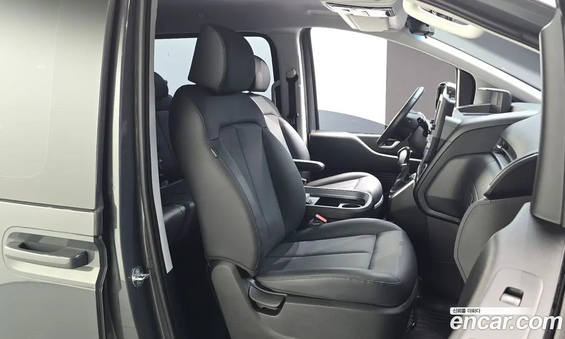Hyundai Staria 2024 3.5 автомат (гидро), фото 12