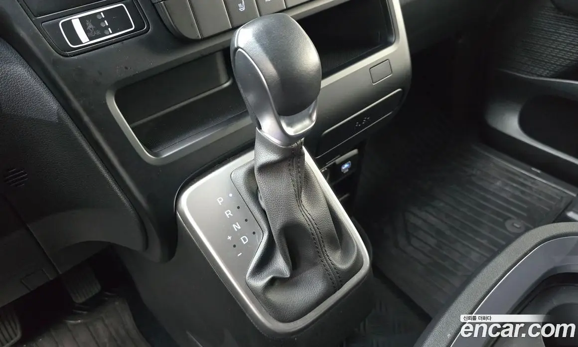 Hyundai Staria 2024 3.5 автомат (гидро), фото 9