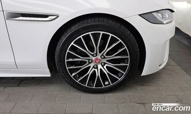 Jaguar XE 2020 2.0 автомат (гидро), миниатюра 7 Jaguar XE 2020 2.0 автомат (гидро), миниатюра 7