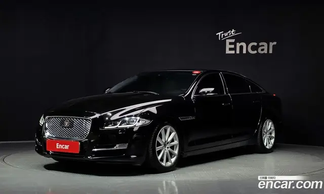 Jaguar XJ, 2016, 120 137 км