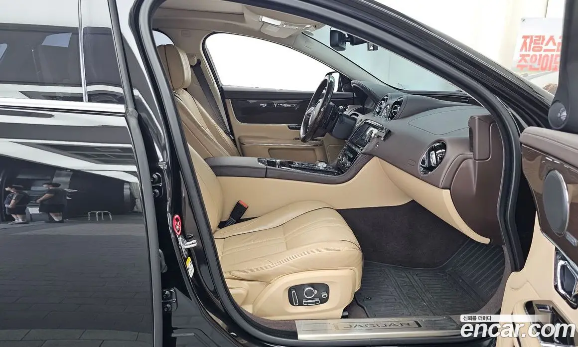 Jaguar XJ 2016 3.0 автомат (гидро), фото 11 Jaguar XJ 2016 3.0 автомат (гидро), фото 11