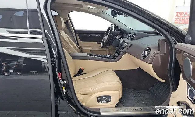 Jaguar XJ 2016 3.0 автомат (гидро), миниатюра 11 Jaguar XJ 2016 3.0 автомат (гидро), миниатюра 11