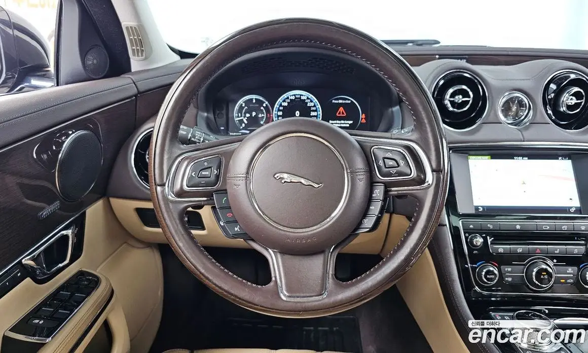 Jaguar XJ 2016 3.0 автомат (гидро), фото 13 Jaguar XJ 2016 3.0 автомат (гидро), фото 13