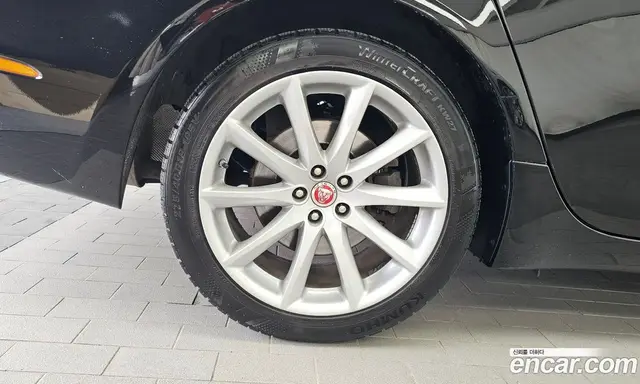 Jaguar XJ 2016 3.0 автомат (гидро), миниатюра 5 Jaguar XJ 2016 3.0 автомат (гидро), миниатюра 5