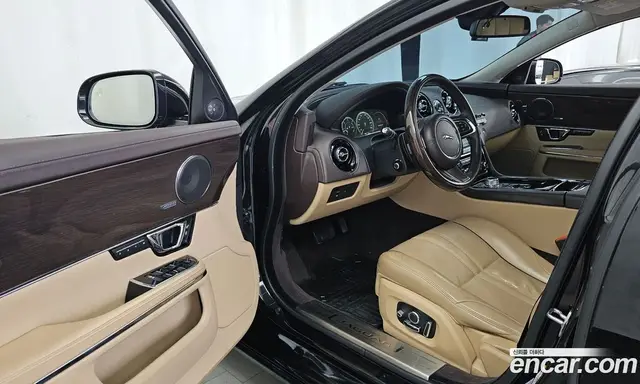 Jaguar XJ 2016 3.0 автомат (гидро), миниатюра 10 Jaguar XJ 2016 3.0 автомат (гидро), миниатюра 10