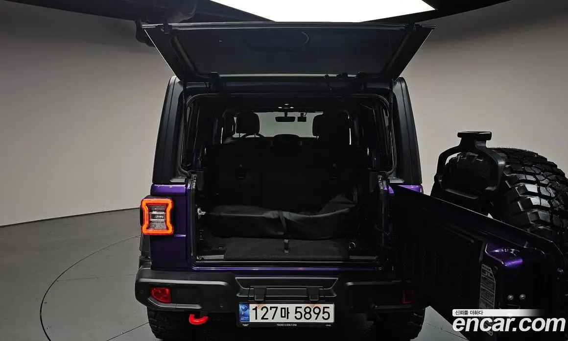 Jeep Wrangler 2023 2.0 автомат (гидро), фото 25 Jeep Wrangler 2023 2.0 автомат (гидро), фото 25