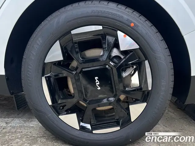 Kia Carnival 2025 1.6 автомат (гидро), миниатюра 5 Kia Carnival 2025 1.6 автомат (гидро), миниатюра 5