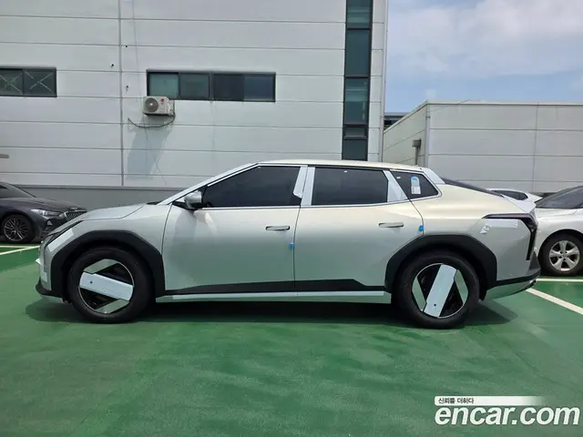 Kia EV4 2026 автомат (гидро), миниатюра 3 Kia EV4 2026 автомат (гидро), миниатюра 3