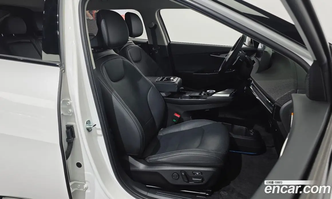 Kia EV6 2024 0.1 автомат (гидро), фото 16 Kia EV6 2024 0.1 автомат (гидро), фото 16