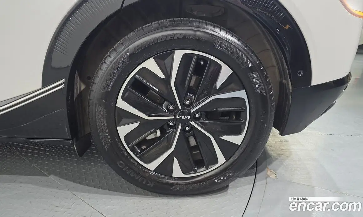 Kia EV6 2024 0.1 автомат (гидро), фото 7 Kia EV6 2024 0.1 автомат (гидро), фото 7