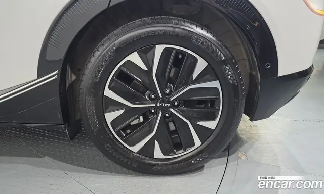 Kia EV6 2024 0.1 автомат (гидро), миниатюра 7 Kia EV6 2024 0.1 автомат (гидро), миниатюра 7