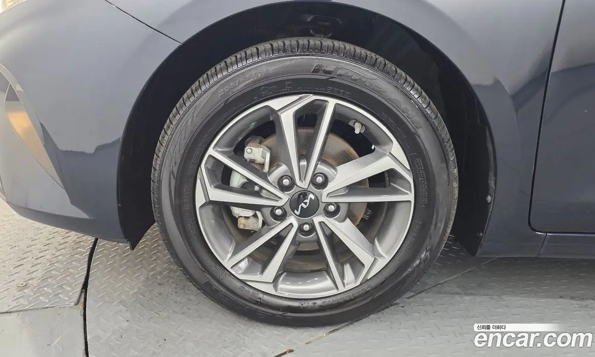 Kia K3 2024 1.6 автомат (гидро), фото 5 Kia K3 2024 1.6 автомат (гидро), фото 5
