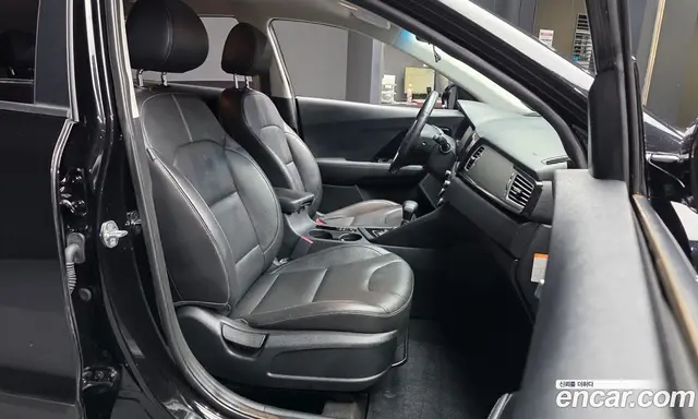 Kia Niro 2018 1.6 автомат (гидро), миниатюра 11