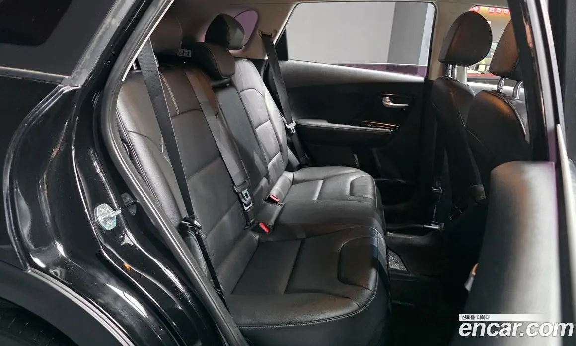 Kia Niro 2018 1.6 автомат (гидро), фото 12