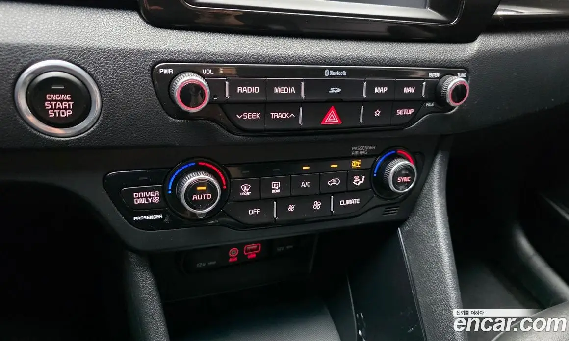 Kia Niro 2018 1.6 автомат (гидро), фото 16
